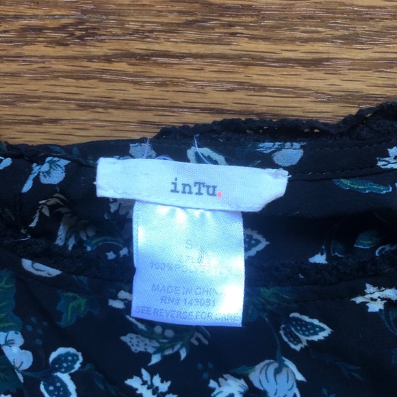 inTu top - Picture 2 of 4